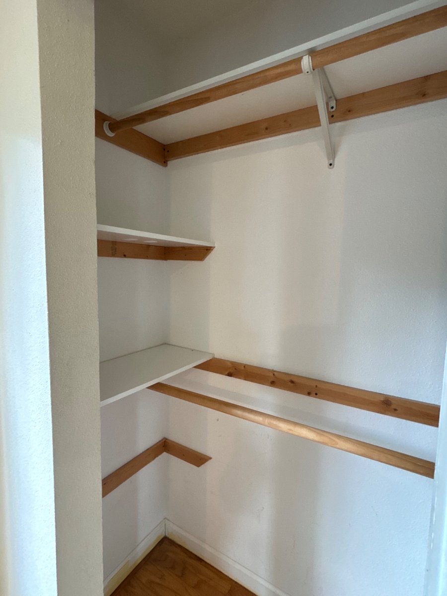 Bedroom 3: Closet
