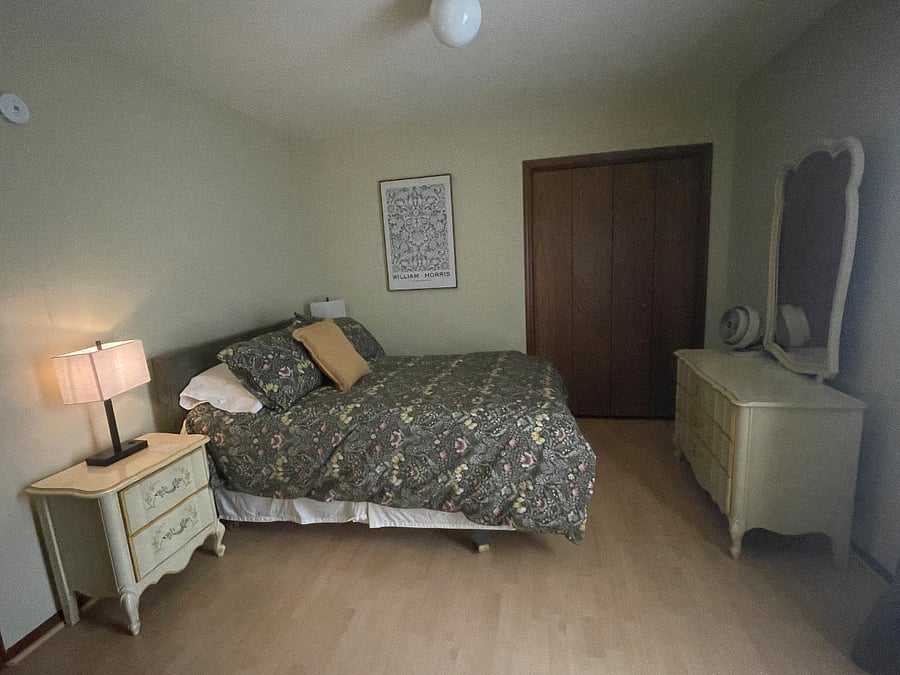 Middle Bedroom