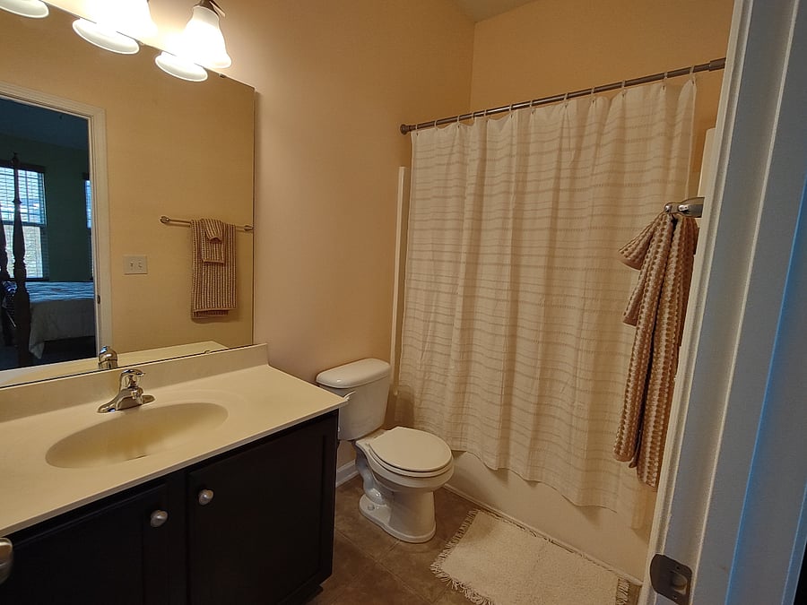 2nd Master full bathroom