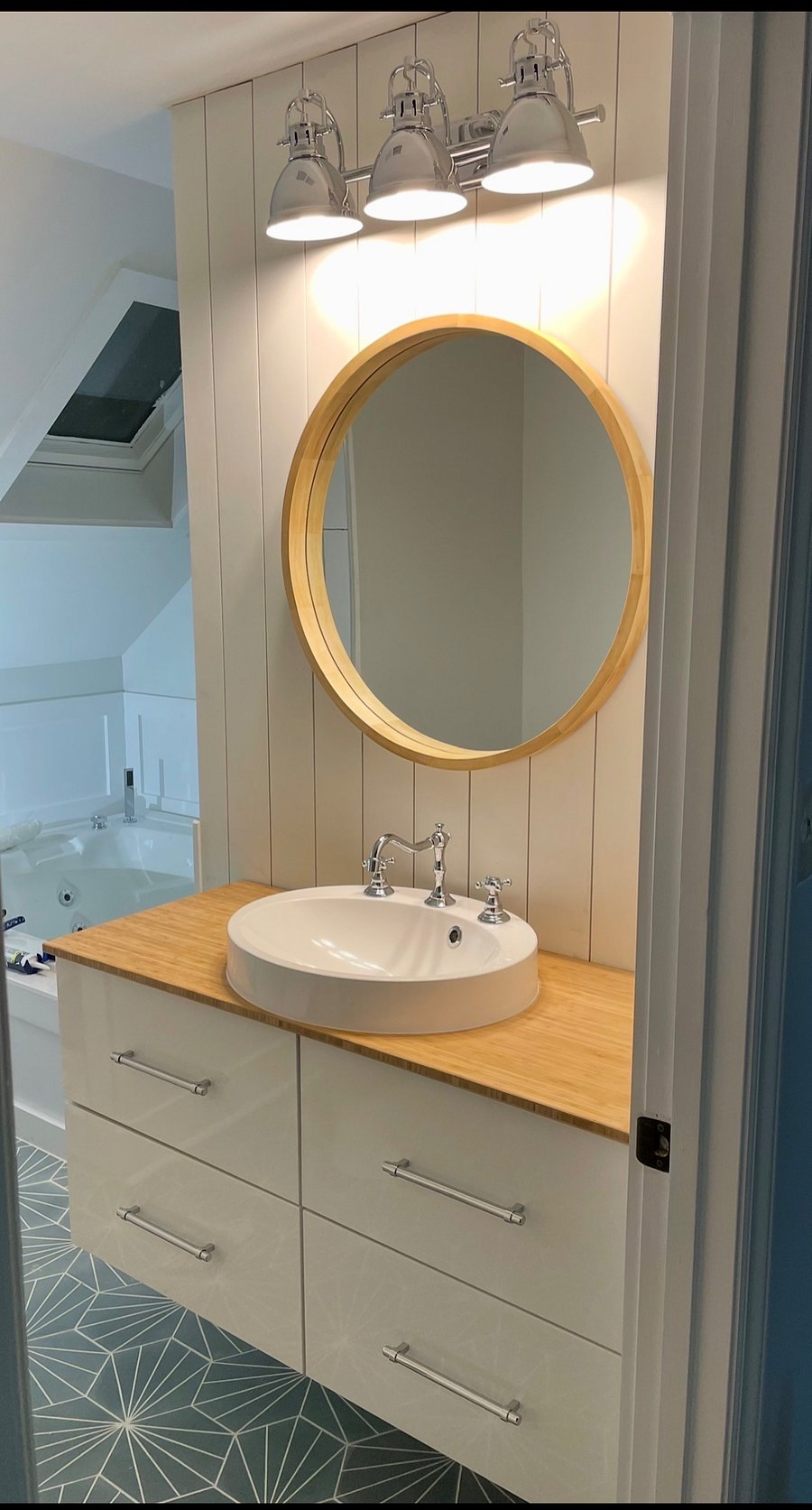 Full bathroom upstairs 