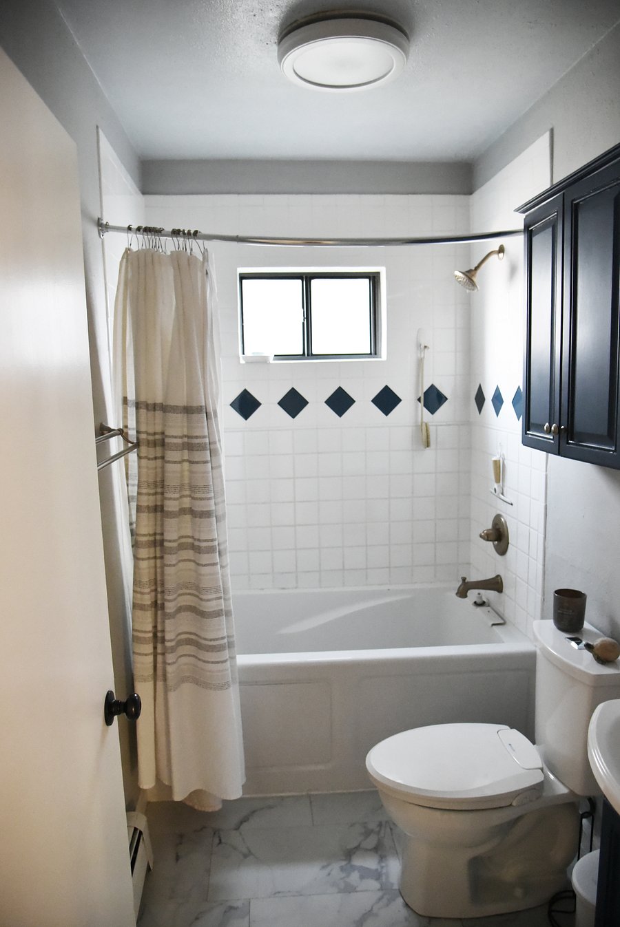 Deep soaking tub