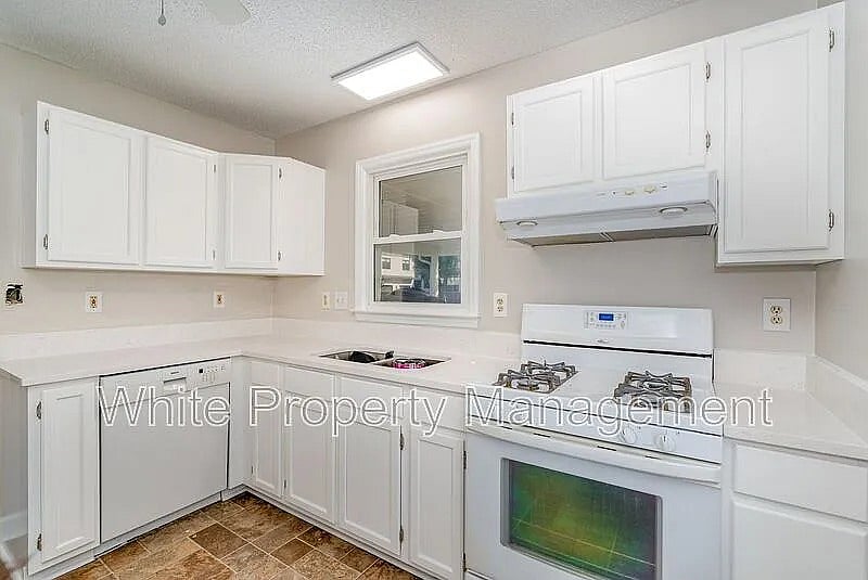 Furnished Finder property 934327_1 photo 11