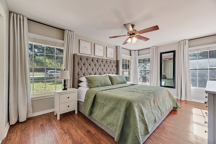 Bedroom 3 / King Bed / Dresser / Closet / Ceiling Fan