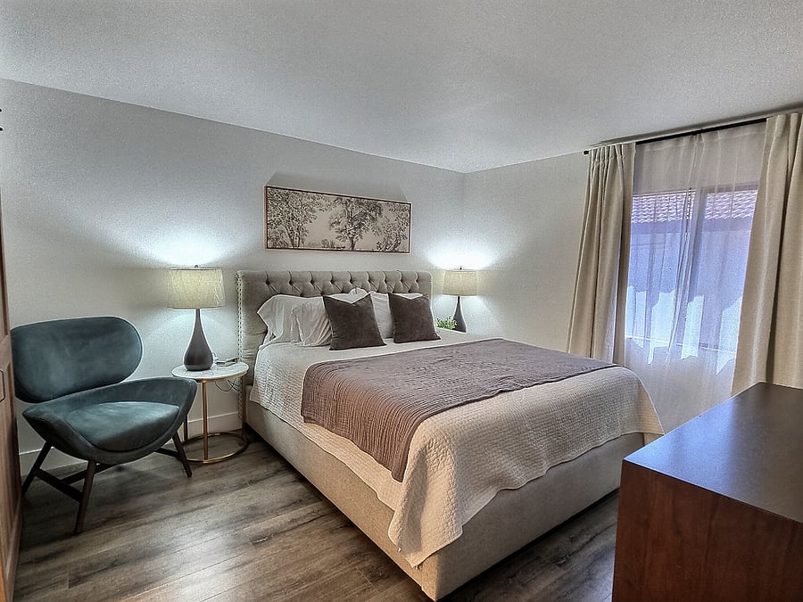 Master Bedroom: Cal King bed