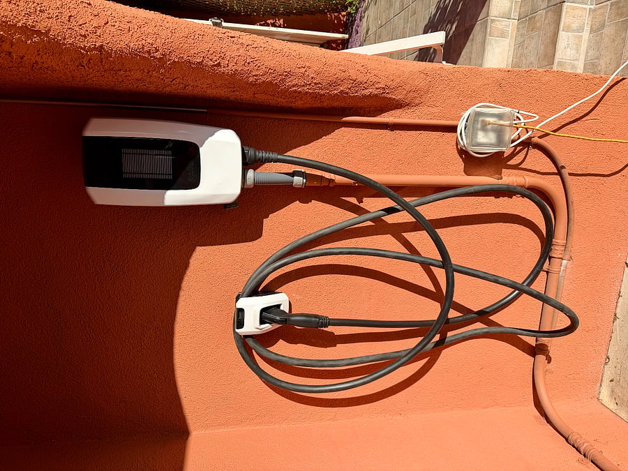 Level-2 EV charger on site perfect for travel nurses with electric vehicles. Flat monthly rate available for unlimited charging.