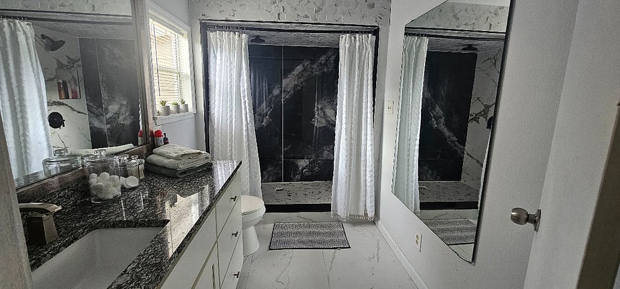 master Bedroom bathroom
double head shower