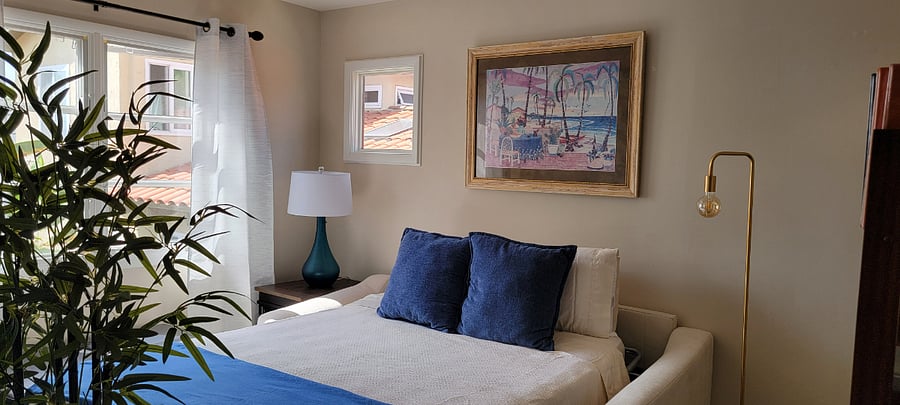 3rd BR with Queen Sleeper ,Walkin Closet (can be set up as comfy permanent bed)