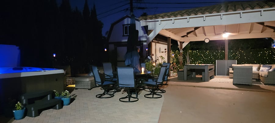New Spa Patio and Outdoor Dining Area Plus 2 level huge storage Barn