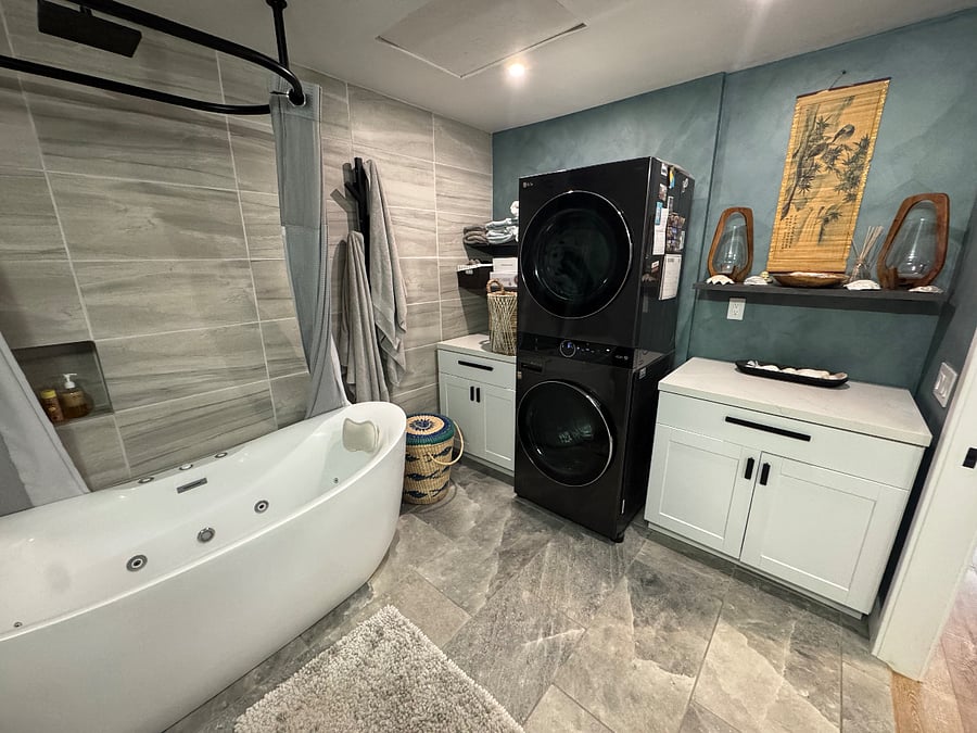 Hall bath, laundry