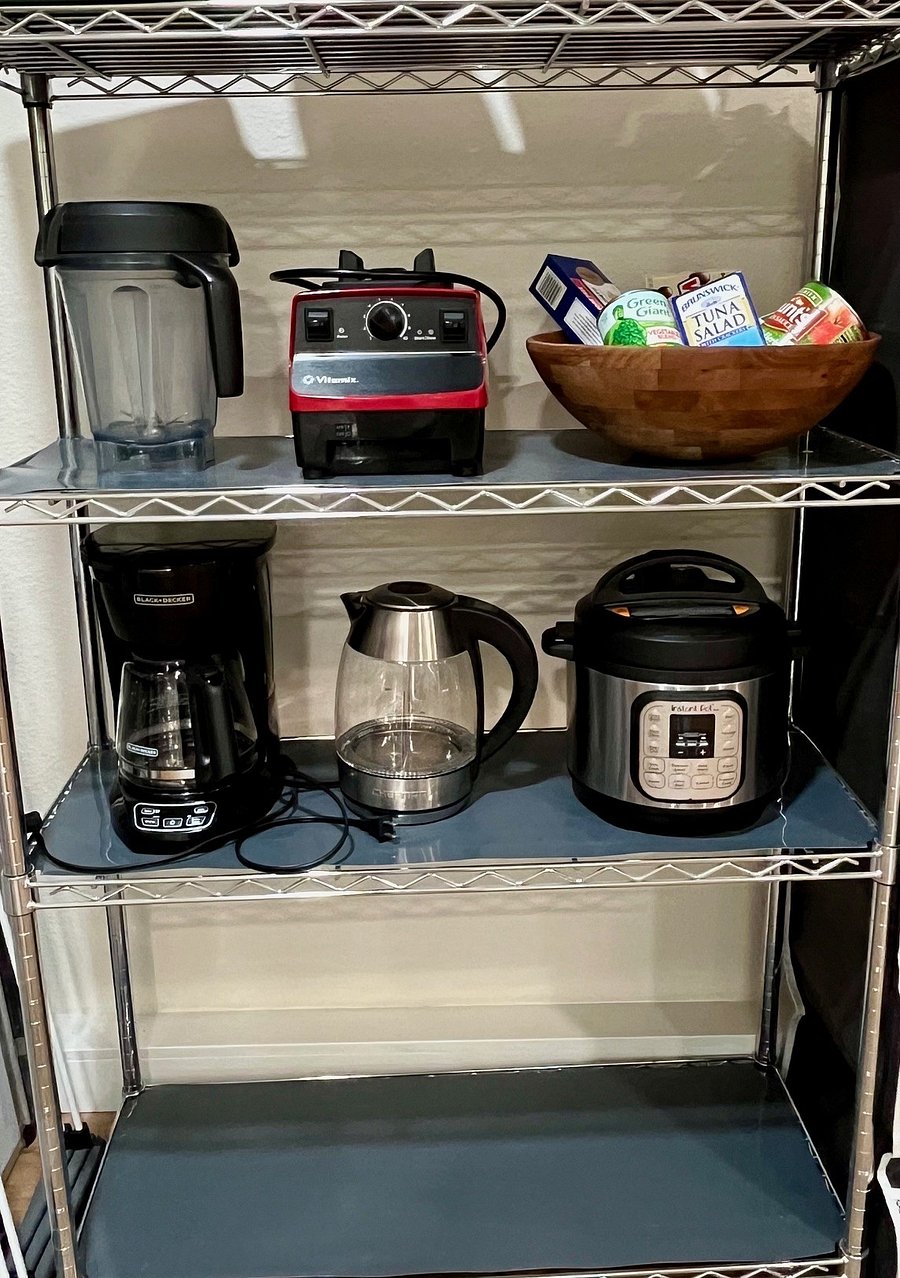 Vitamix, coffee maker, electronic tea kettle, Instant Pot