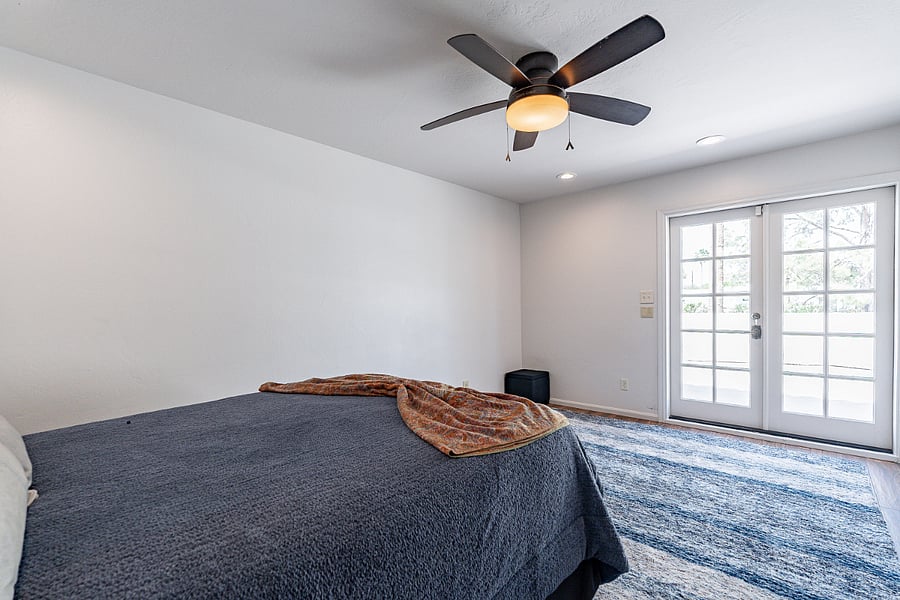 @nd bedroom. Queen bed