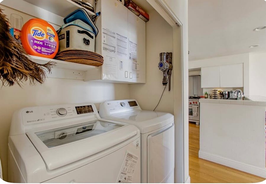 Washer dryer gas
