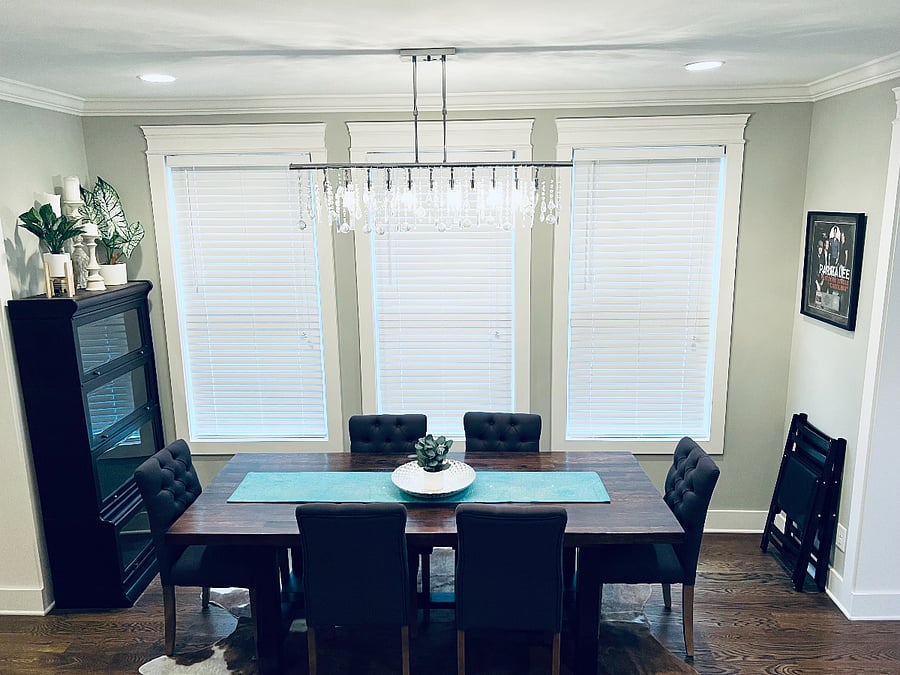 Dining Room Table - seats 6 comfortably