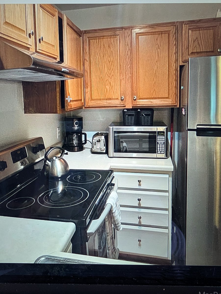 Kitchen with dishwasher