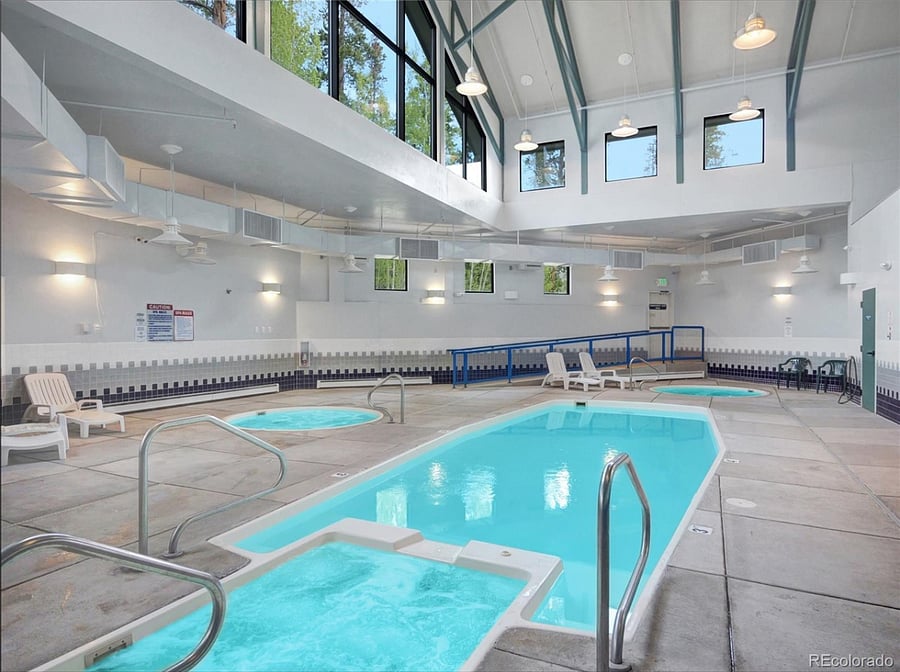 Clubhouse pool and hot tubs