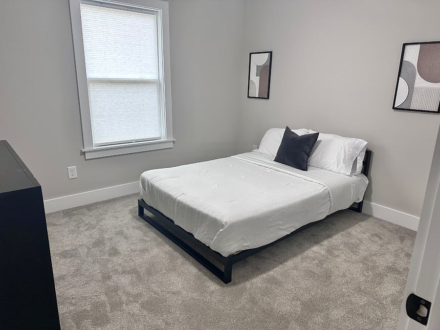 2nd bedroom