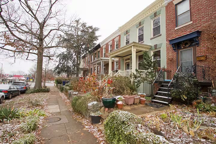 Walkable Capitol Hill location near Eastern Market, The Roost, and local cafs.