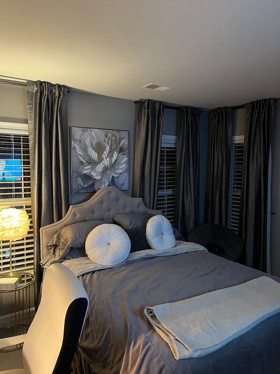 Tenant's bedroom with walk-in closet