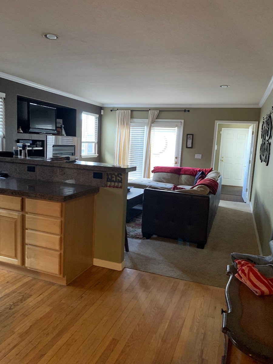 Shared Main Floor
Family Rm w TV, Fireplace Access to Outdoor Patio