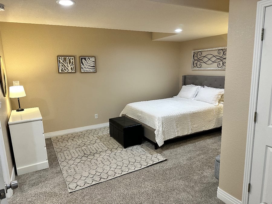 Bedroom 1
Remote Adjustable Queen Sized Bed