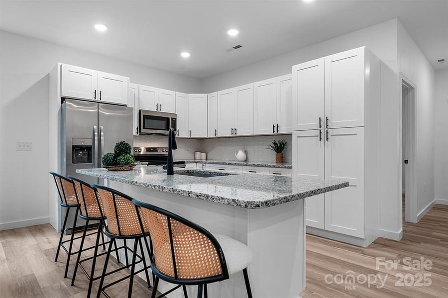 Kitchen/island