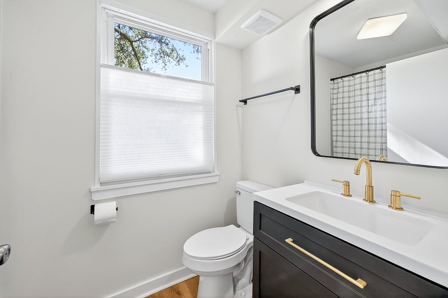Full bathroom off kitchen