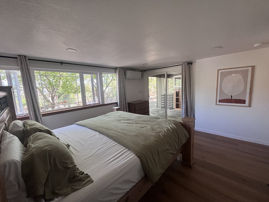 California King (updated photo) this room now has a dresser that isn't shown in the other photograph of this room