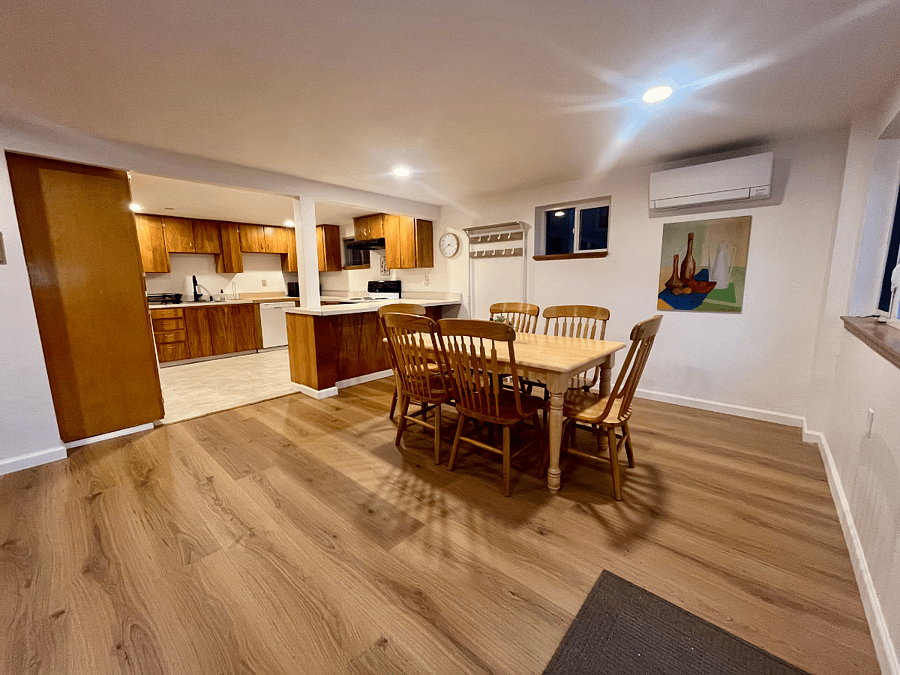 Dining Room facing Kitchen