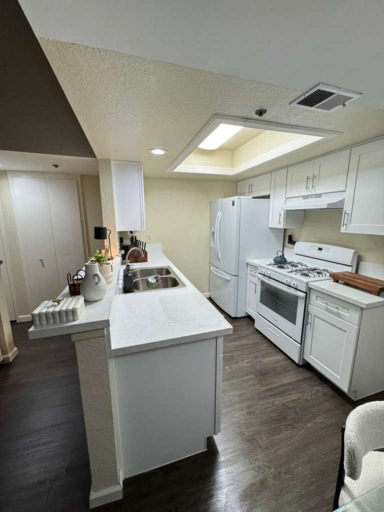 Furnished Finder property 935310_1 photo 11