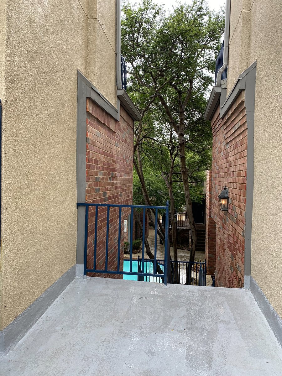 1.5 floors of stairs to entry