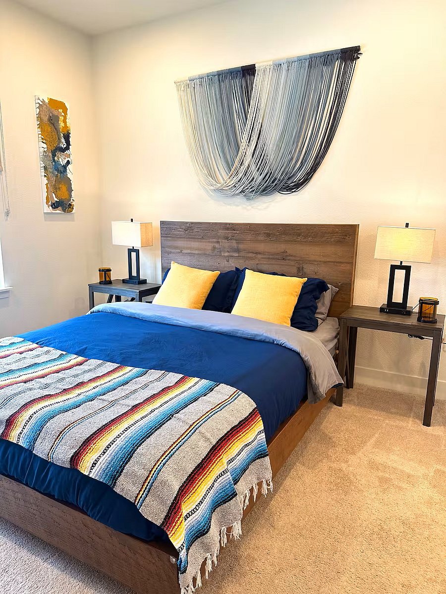 Bedroom with queen bed