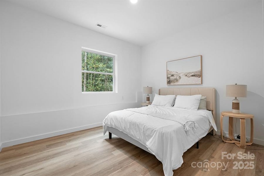 1st bedroom