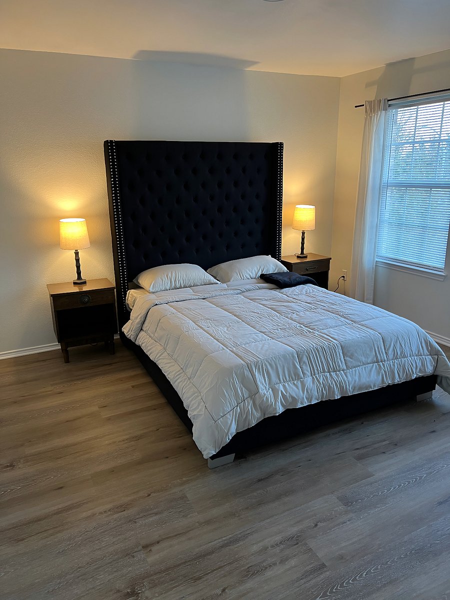 Bedroom 2 w/Queen Bed