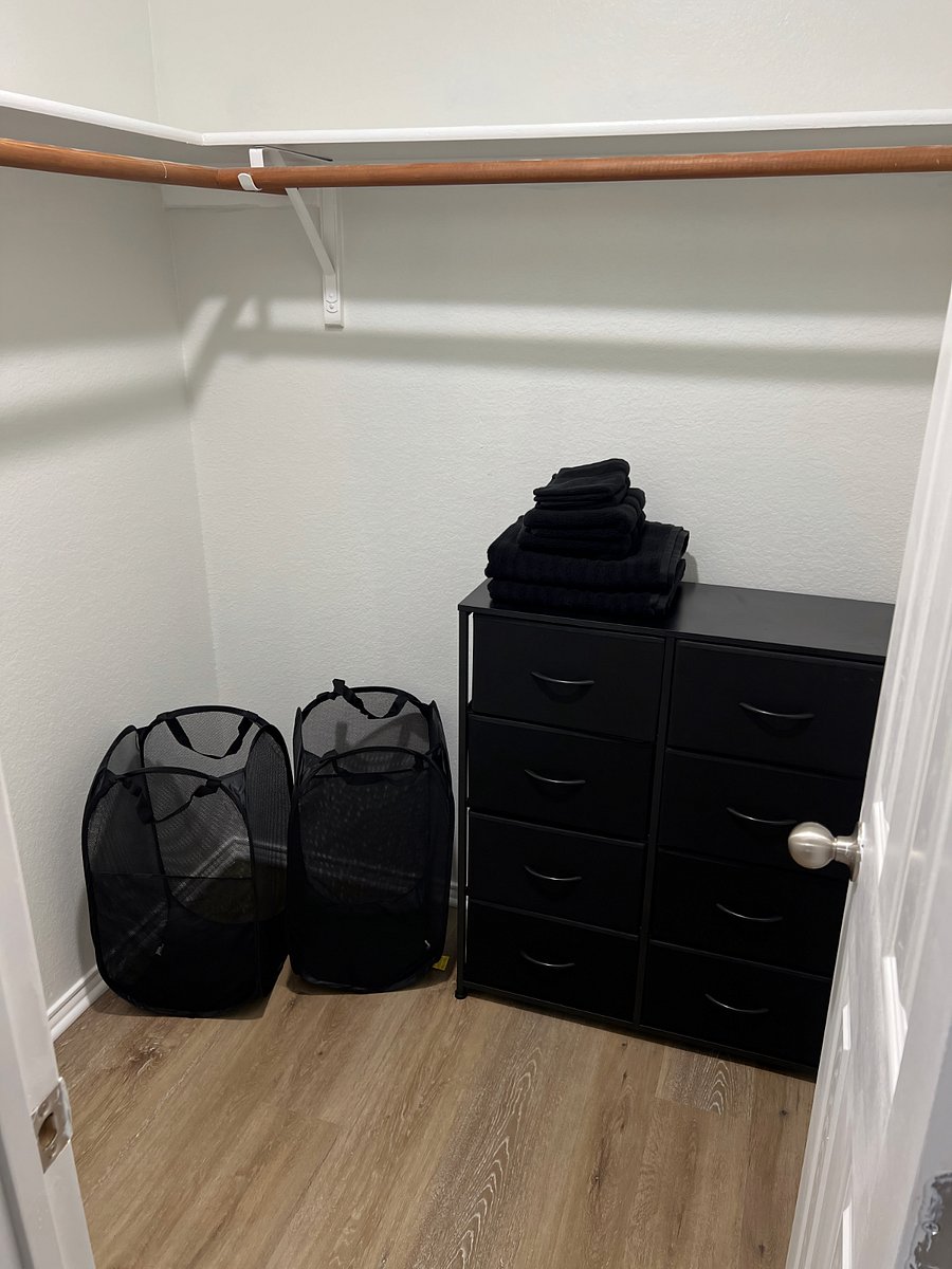 Bedroom 3 Closet