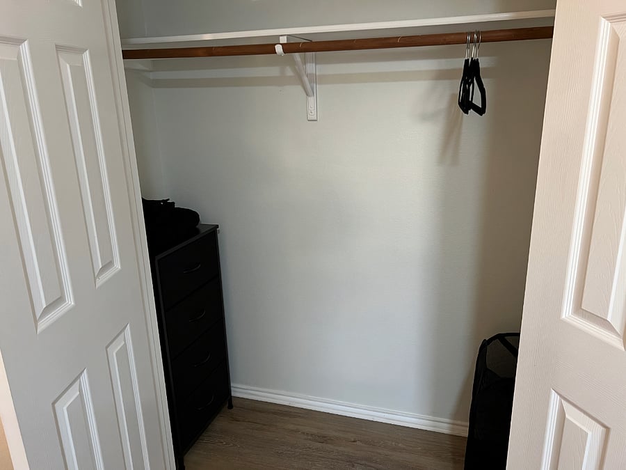 Bedroom 4 Closet