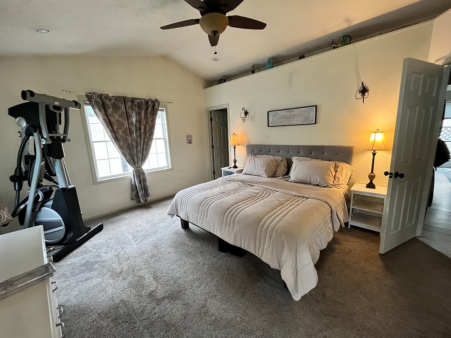 King size bedroom with on suite bathroom