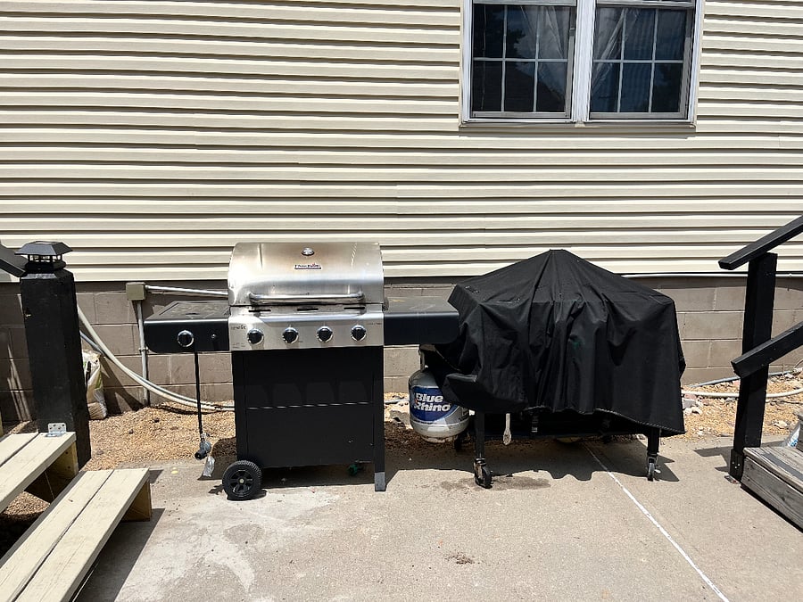 grill in between decks