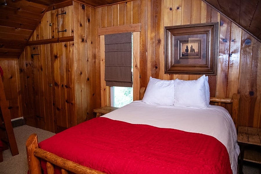 Bedroomj V