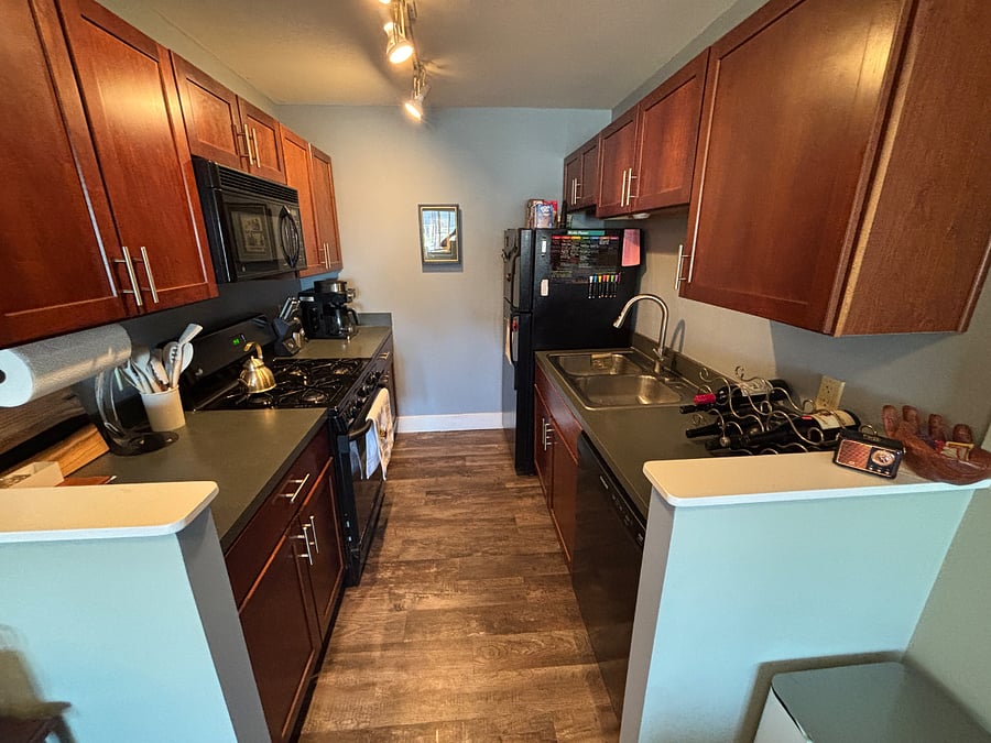 Full kitchen & all appliances