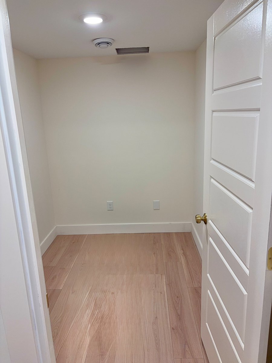 This Flex Room is an option in your private unit - ask about accessing it
