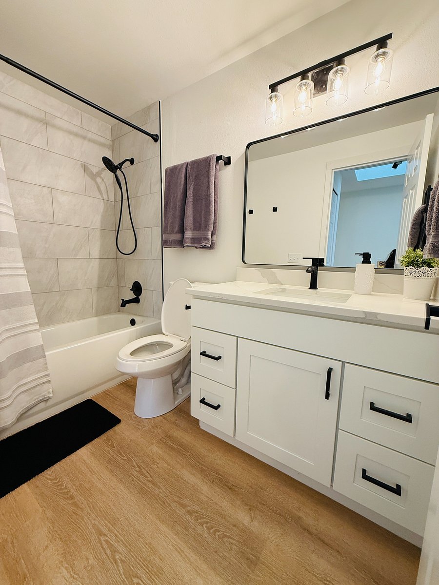 full upstairs bath