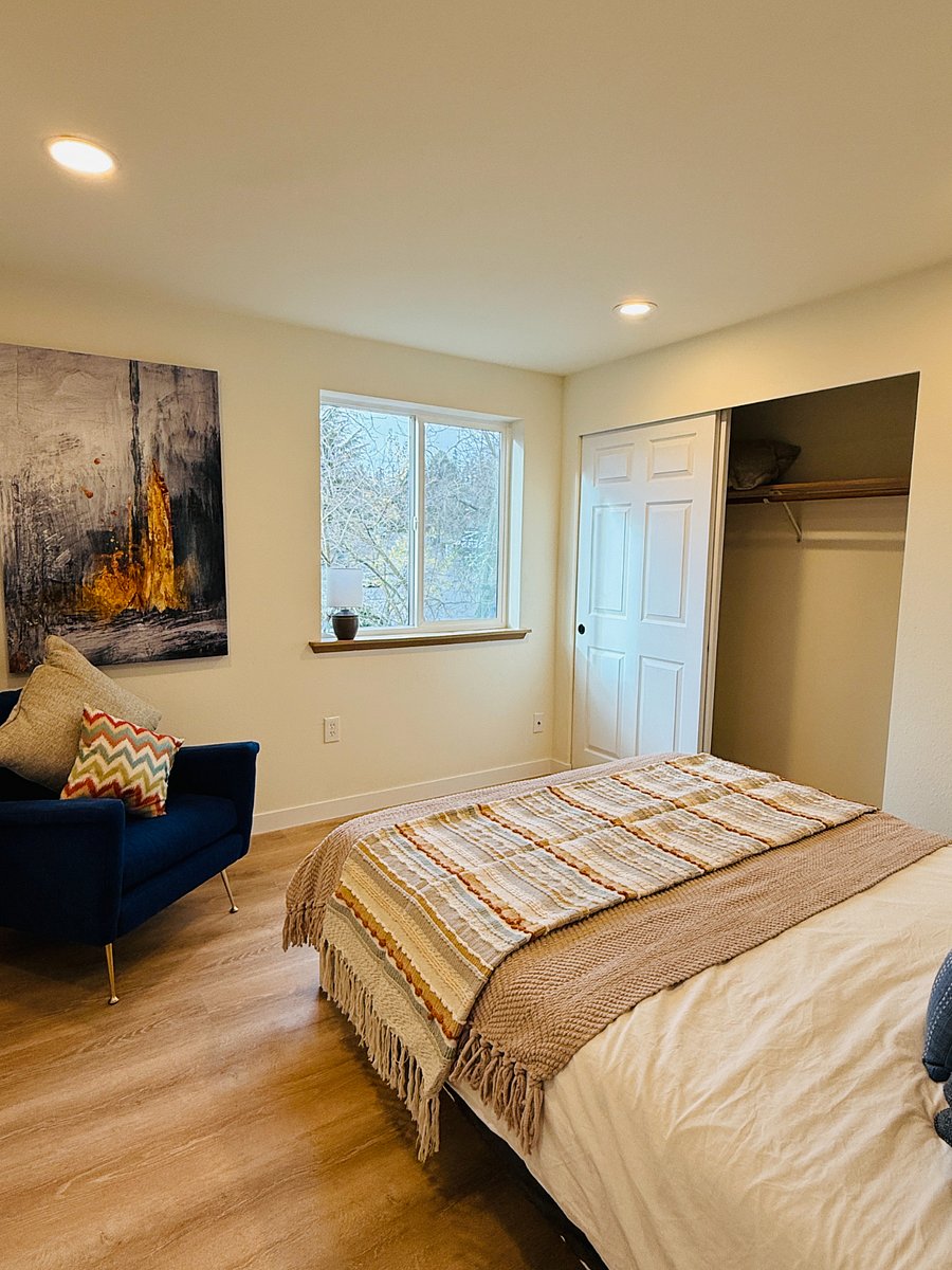 Bedroom #3 with queen bed & closet