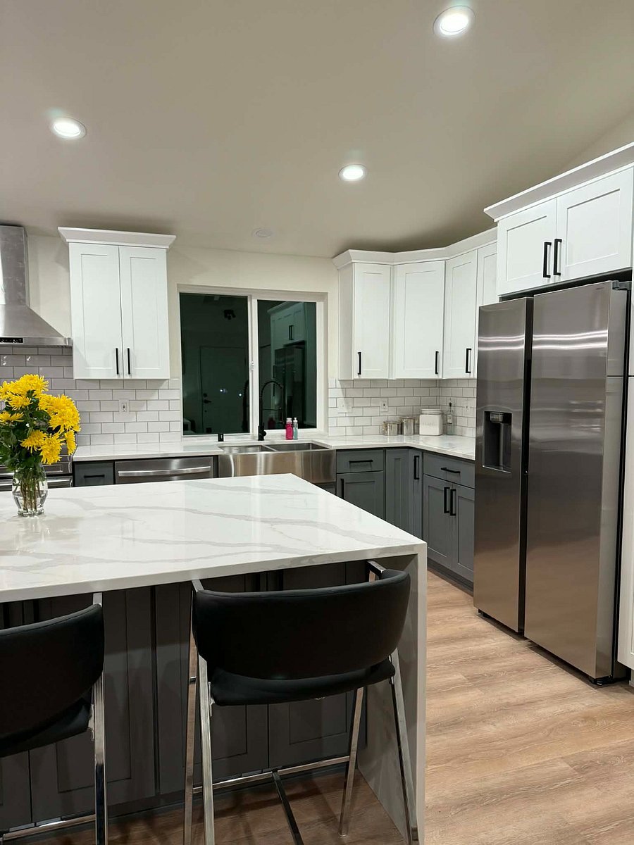 Modern kitchen & appliances