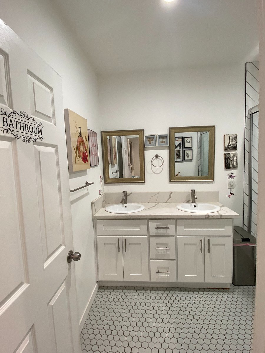 Private master bathroom, also has a private entrance/ exit to the backyard