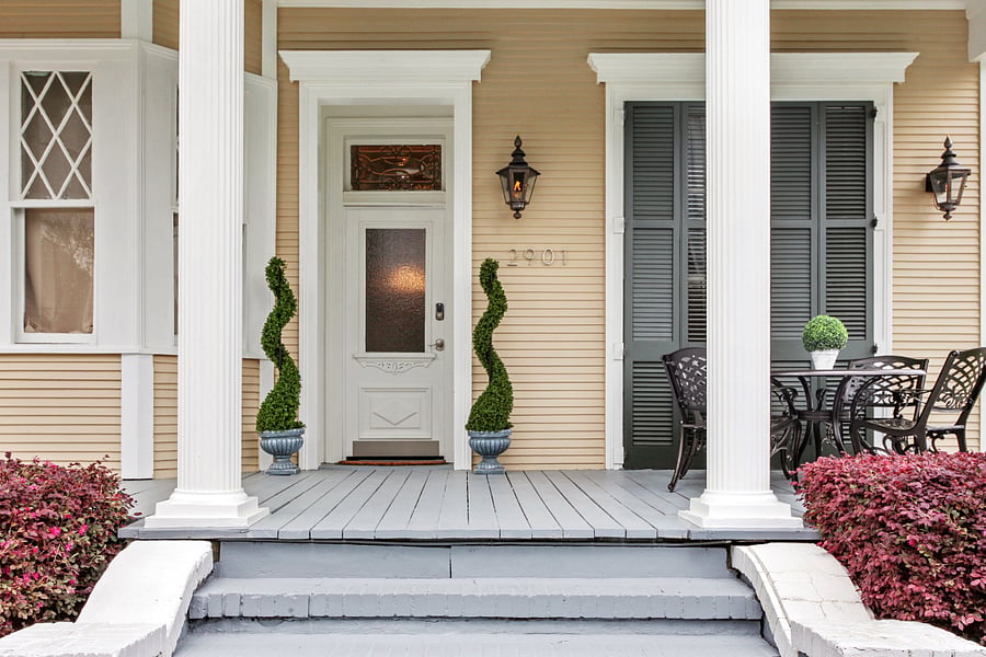 Grand Entrance / Front Porch