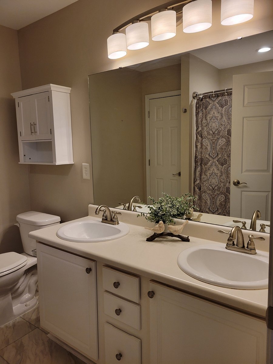 BR 1 Bathroom
