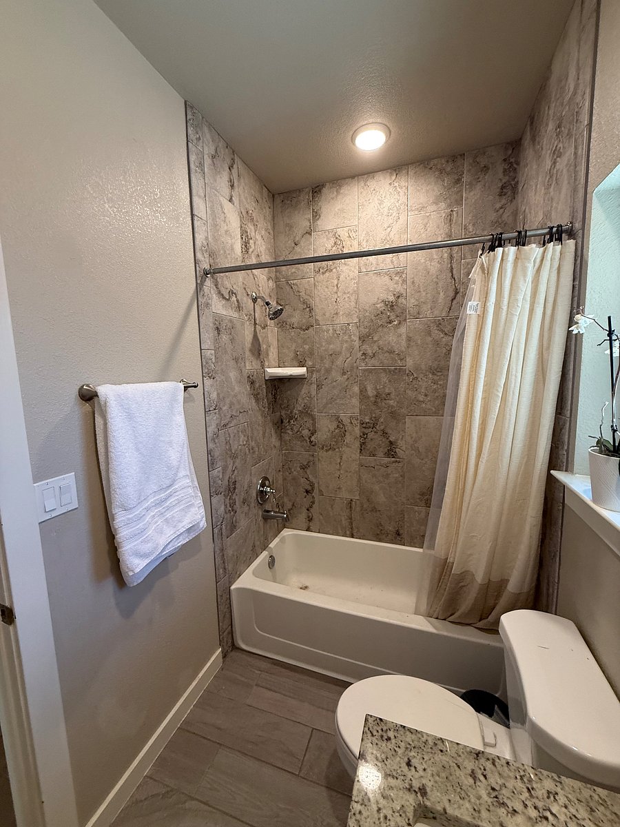 2nd bathroom