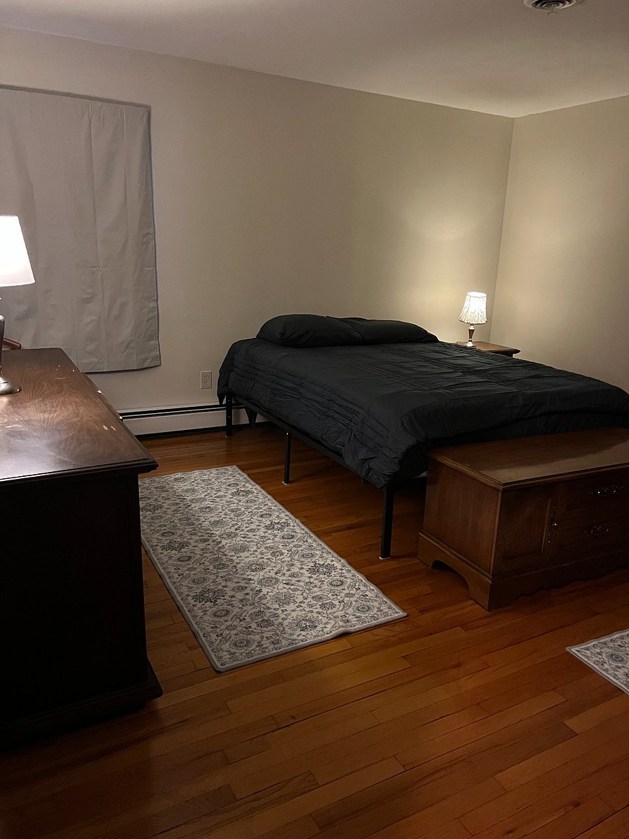 Master Bedroom Queen Bed
