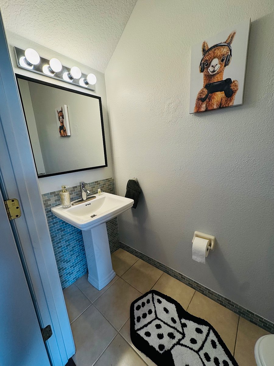 Downstairs Half Bathroom