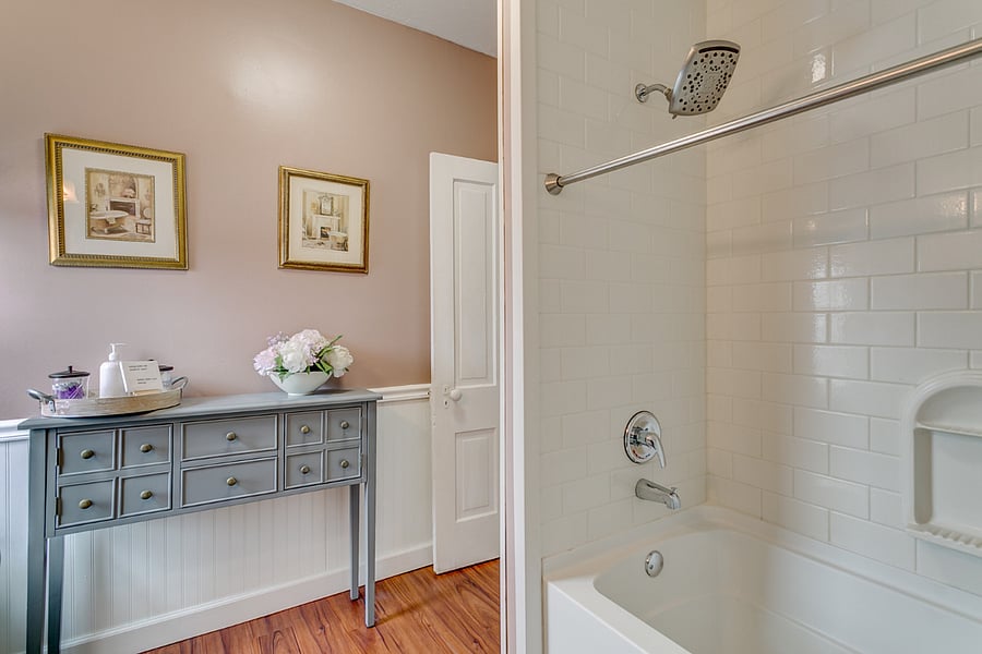 upper level bathroom
